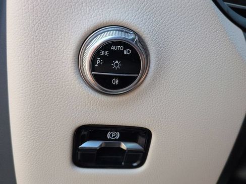 Used 2023 Mercedes-Benz GLC 300 4MATIC image 18