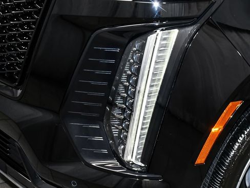 Used 2025 Cadillac Escalade ESV Sport Platinum AWD/4WD image 91