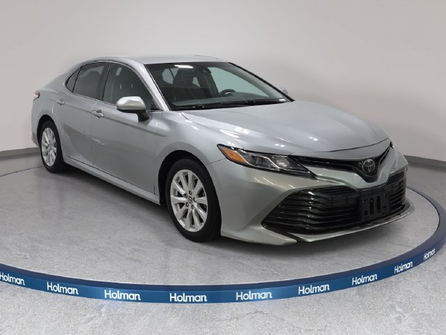 Used 2018 Toyota Camry LE FWD image 4