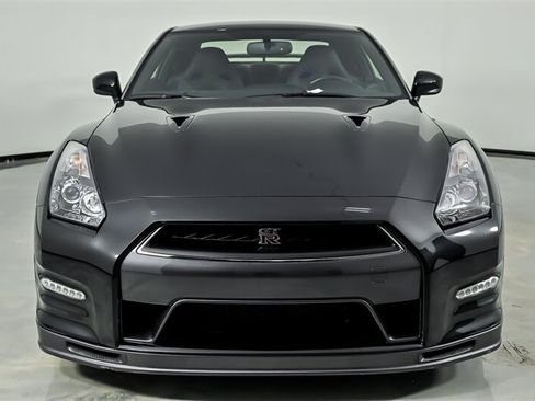 Used 2014 Nissan GT-R Track Edition AWD/4WD image 4