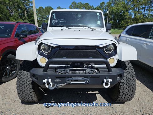 Used 2013 Jeep Wrangler Unlimited Rubicon w/ Dual Top Group AWD/4WD image 3