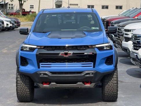 Used 2026 Chevrolet Colorado ZR2 w/ Technology Package AWD/4WD image 2