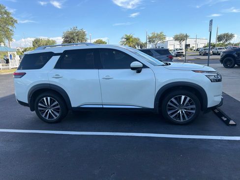 Used 2022 Nissan Pathfinder Platinum w/ Cargo Package FWD image 3