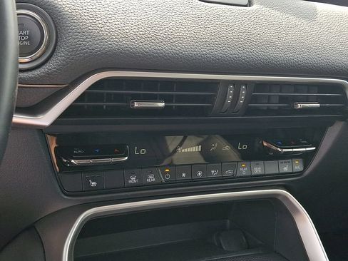 Used 2024 MAZDA CX-90 3.3 Turbo w/ Preferred Package AWD/4WD image 17