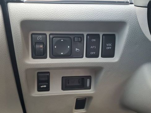 Used 2010 INFINITI M35 x w/ Technology Pkg image 29