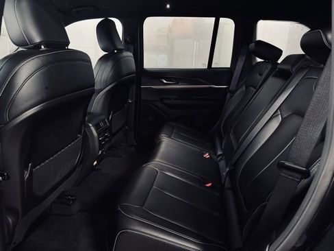 Certified 2025 Jeep Grand Cherokee Limited image 18