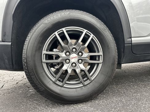 Used 2025 GMC Acadia Elevation image 18