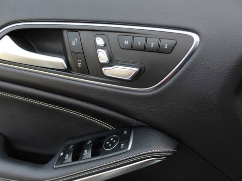 Used 2018 Mercedes-Benz GLA 250 4MATIC image 17