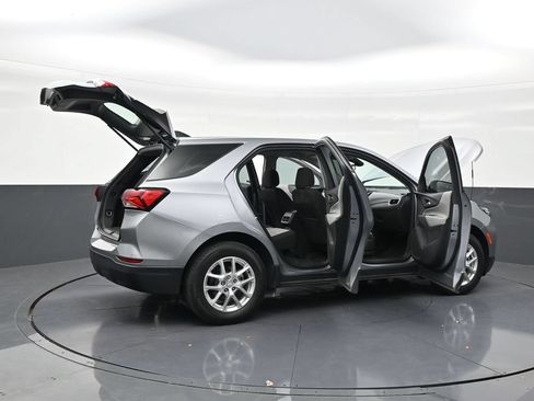 Used 2024 Chevrolet Equinox LS w/ LS Convenience Package FWD image 27