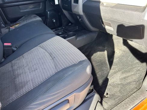 Used 2012 RAM 2500 ST w/ Chrome Appearance Group image 17