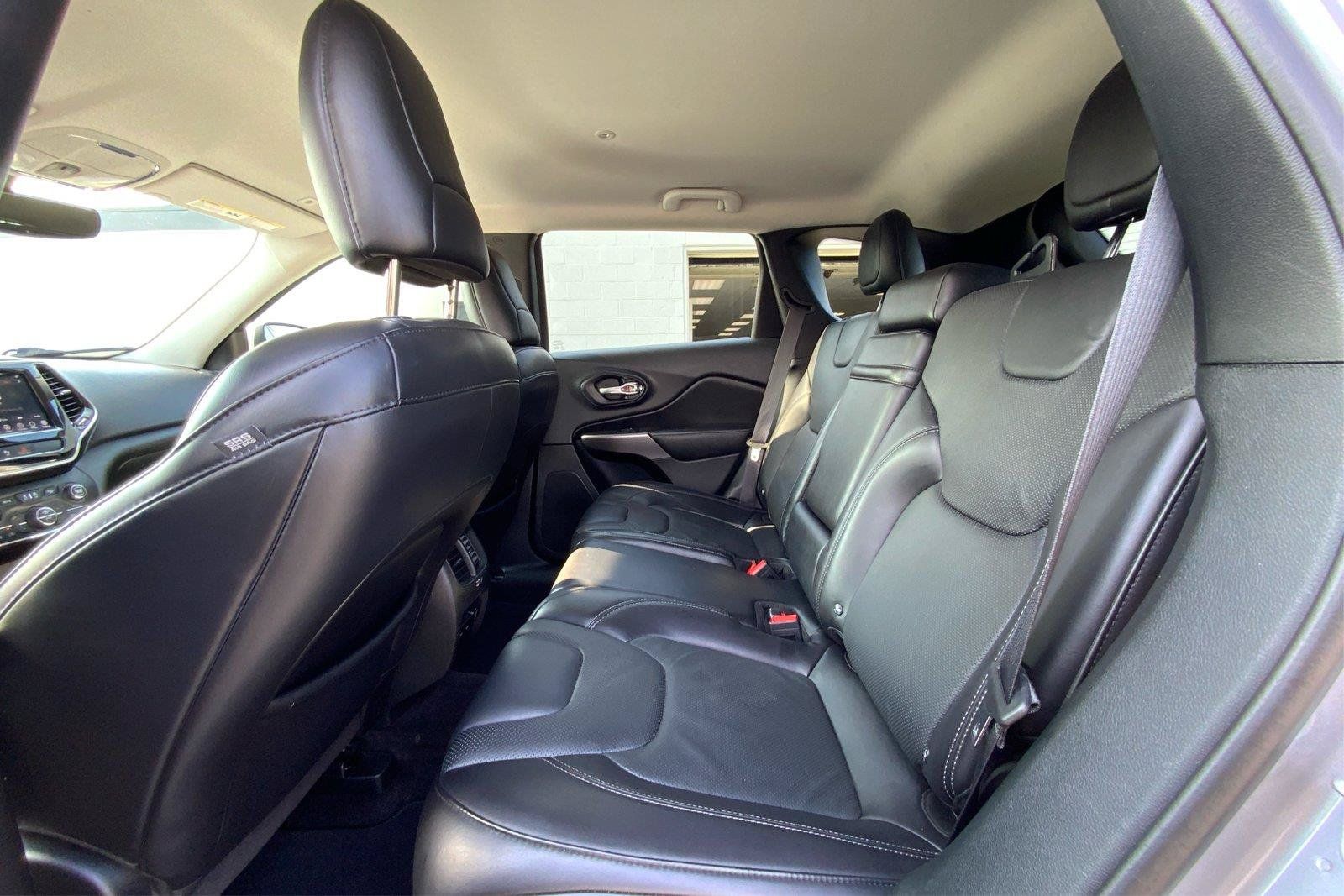 Used 2019 Jeep Cherokee Limited AWD/4WD image 11