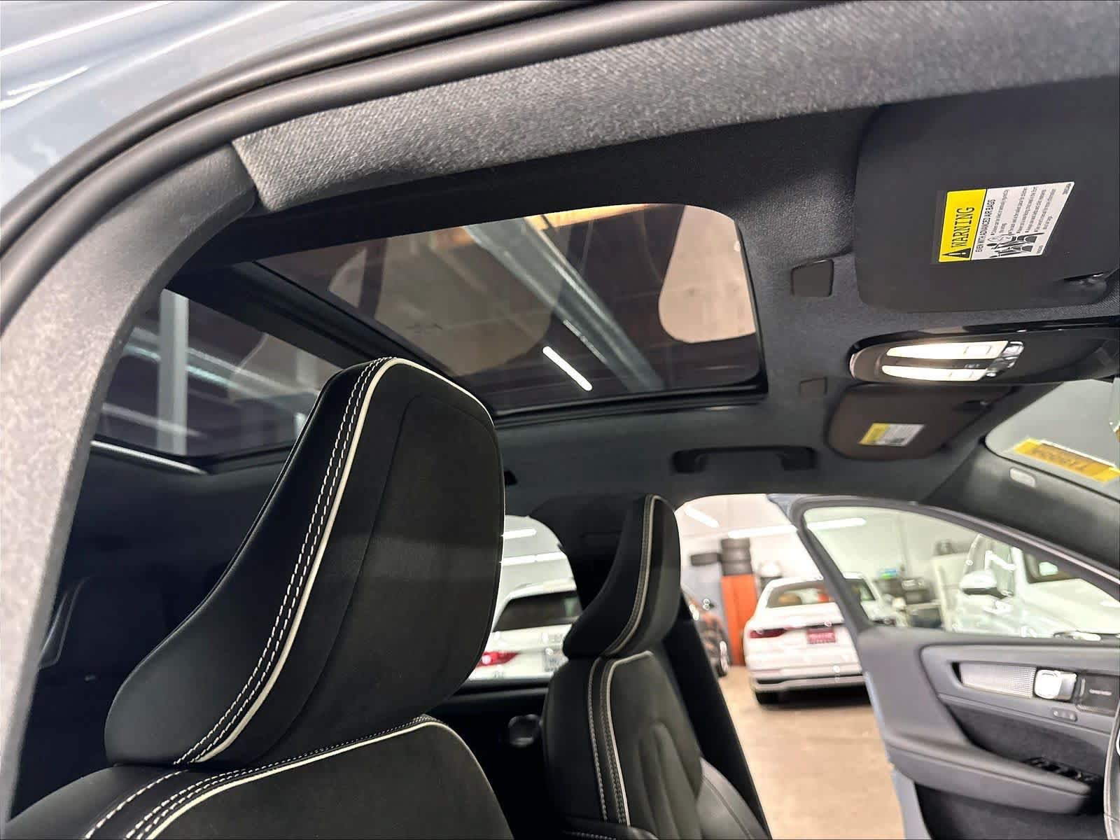 Used 2021 Volvo XC40 P8 Recharge w/ Advanced Package AWD/4WD image 23