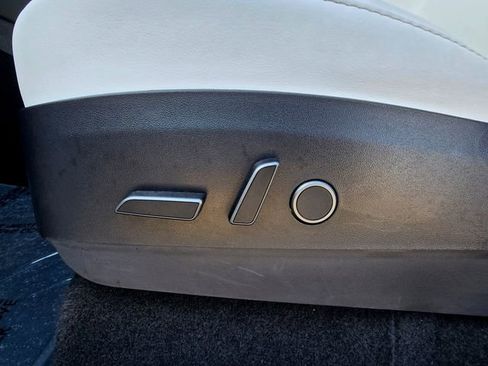 Used 2021 Tesla Model Y Long Range image 16