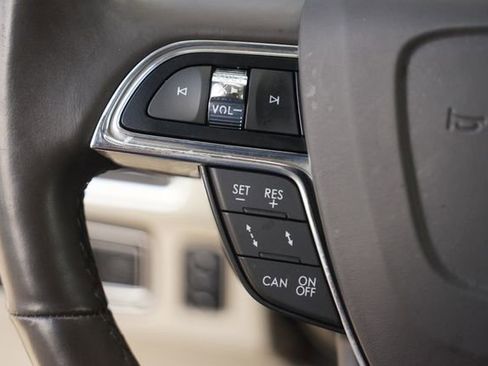 Used 2020 Lincoln Navigator L Reserve w/ Equipment Group 208A Reserve AWD/4WD image 25