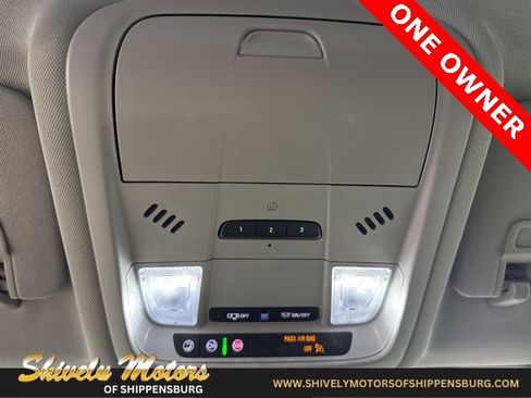 Used 2022 GMC Terrain SLT w/ Tech Package image 20