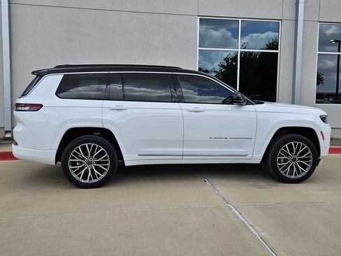 New 2026 Jeep Grand Cherokee L Summit AWD/4WD image 2