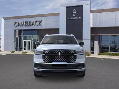 New 2025 Lincoln Navigator L Reserve AWD/4WD image 6