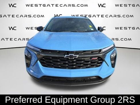 Used 2024 Chevrolet Trax RS w/ Sunroof Package image 2