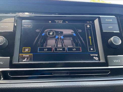 Used 2021 Volkswagen Jetta SE w/ SE Cold Weather Package FWD image 37