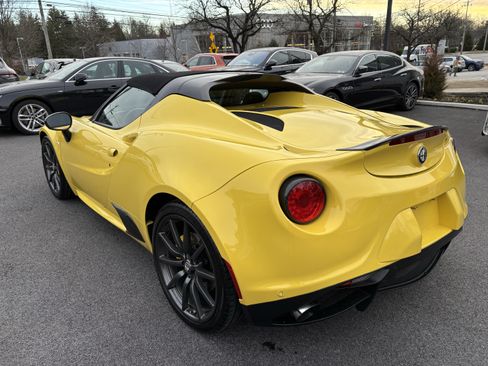 Used 2016 Alfa Romeo 4C Spider RWD image 15