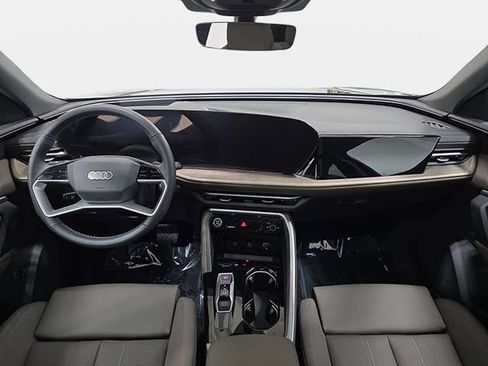 Certified 2025 Audi Q5 Premium AWD/4WD image 10