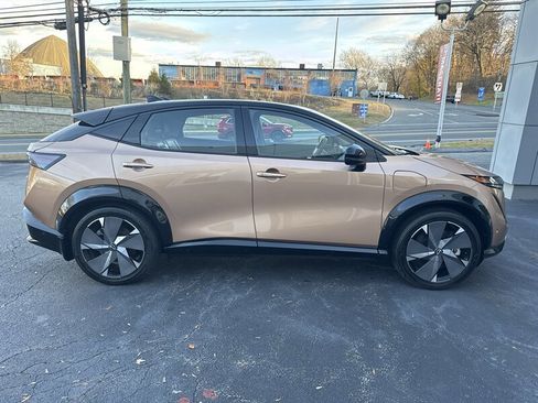 Used 2023 Nissan Ariya image 8