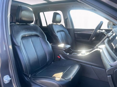 Used 2022 Jeep Grand Cherokee Limited 4xe w/ Luxury Tech Group II image 15