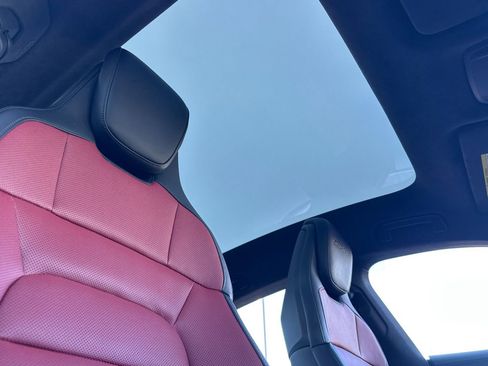 Certified 2025 Porsche Taycan Turbo image 18