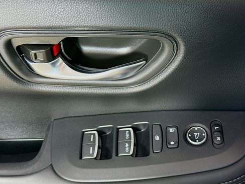 Certified 2024 Honda HR-V EX-L image 20