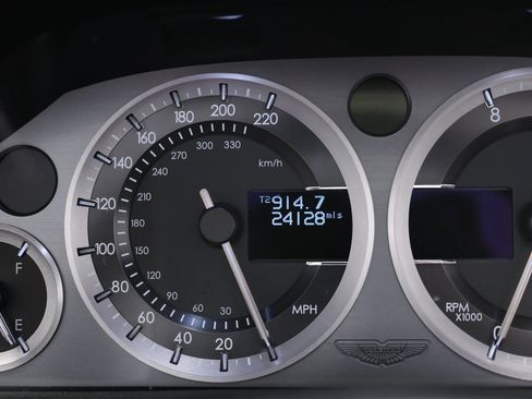 Used 2015 Aston Martin DB9 Volante RWD image 27