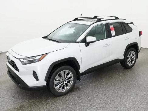 Used 2025 Toyota RAV4 XLE w/ Convenience Package FWD image 1