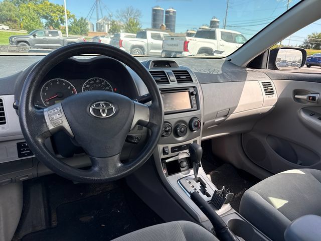 Used 2013 Toyota Corolla LE FWD image 16