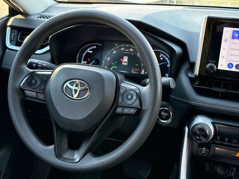 Used 2025 Toyota RAV4 XLE w/ Convenience Package AWD/4WD image 13