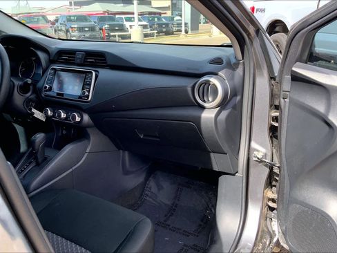 Used 2024 Nissan Versa S w/ Trunk Package image 18