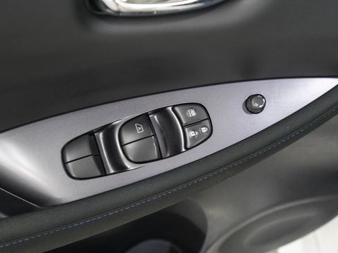 Used 2025 Nissan Leaf S FWD image 19
