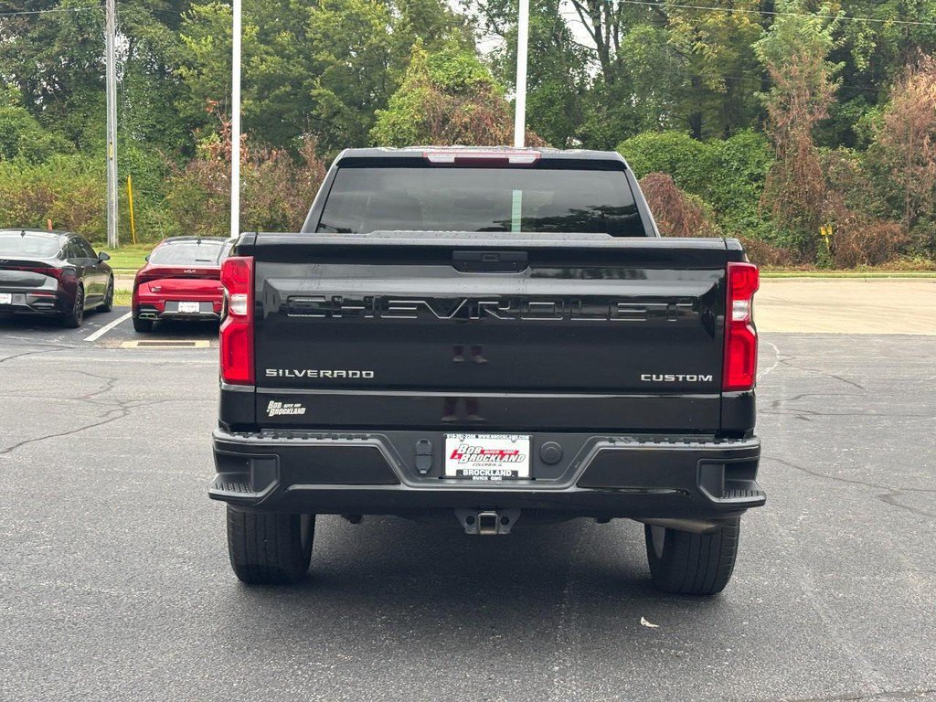 Used 2022 Chevrolet Silverado 1500 Custom w/ Safety Confidence Package RWD image 4