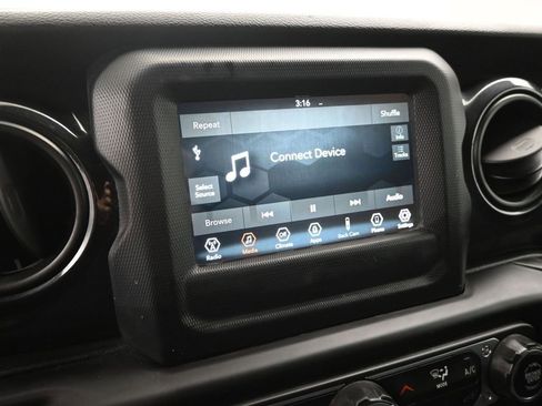 Used 2020 Jeep Wrangler Unlimited Sport image 14