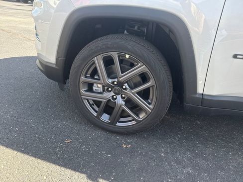 New 2026 Jeep Compass Limited image 24