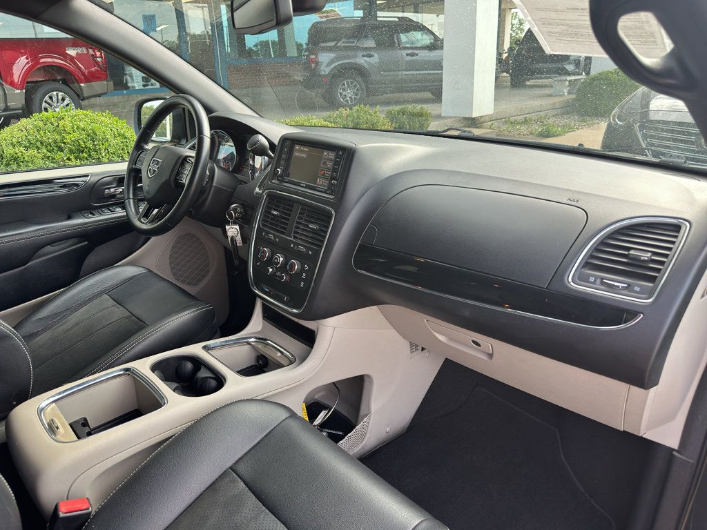 Used 2019 Dodge Grand Caravan SXT FWD image 29