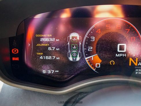 Used 2019 McLaren 570S Spider image 26