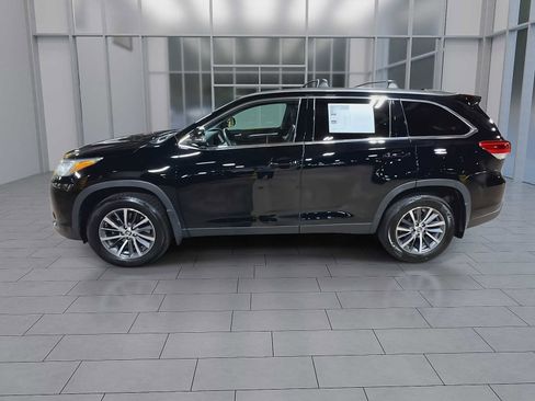 Certified 2019 Toyota Highlander XLE AWD/4WD image 5