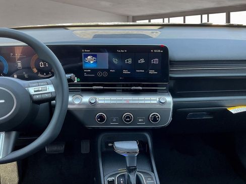 New 2026 Hyundai Kona SE image 6