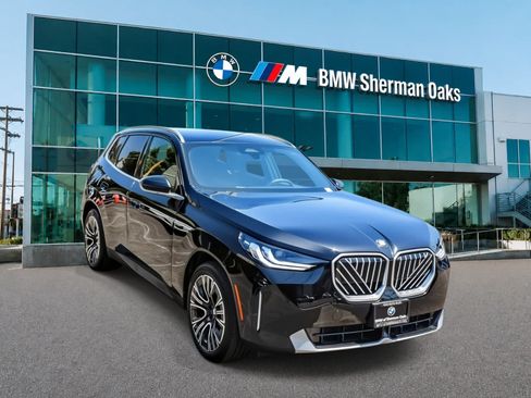 Used 2026 BMW X3 xDrive30i w/ Convenience Package AWD/4WD image 3