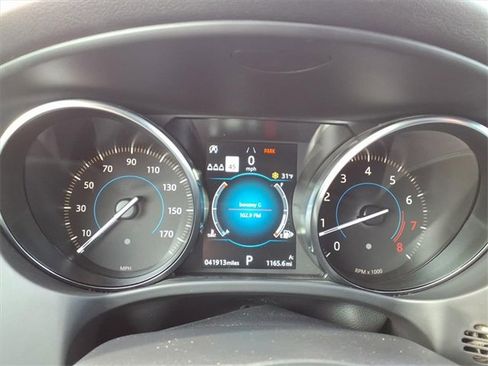 Used 2020 Jaguar F-PACE Premium image 18