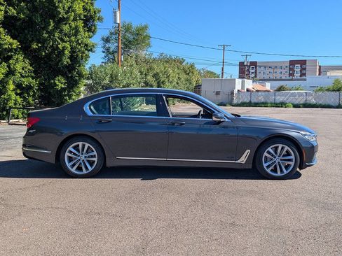 Used 2019 BMW 750i xDrive image 2
