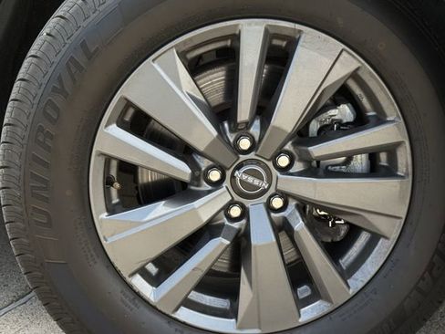 Used 2024 Nissan Pathfinder SV AWD/4WD image 9