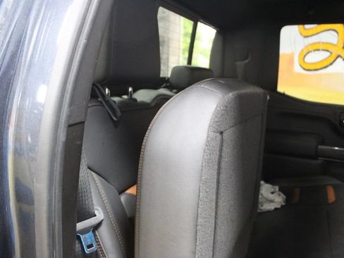 Used 2021 GMC Sierra 1500 AT4 w/ AT4 Preferred Package AWD/4WD image 9