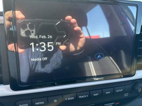 New 2024 Hyundai Venue Limited image 14