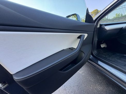 Used 2018 Tesla Model 3 Long Range AWD/4WD image 16
