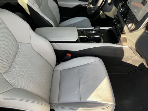 Used 2024 Lexus RX 350 Premium Plus w/ Convenience Package image 42